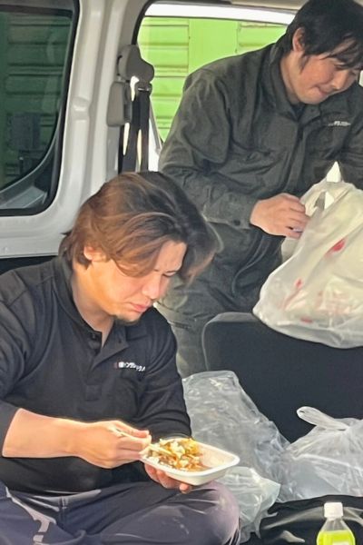 お昼中の社員(後藤)