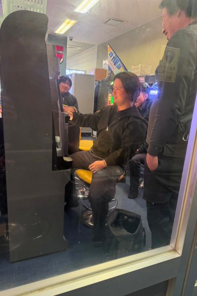 宿泊先ホテルない施設で遊ぶ様子