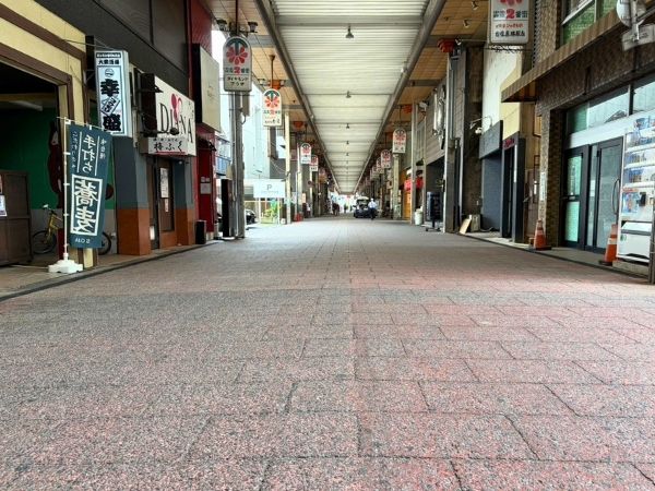 人の少ないアーケード