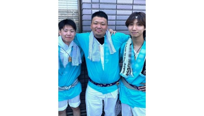 若手三人の集合写真