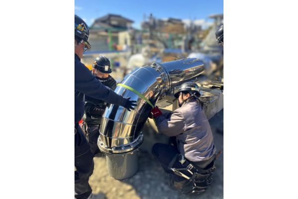 チームで施工中写真